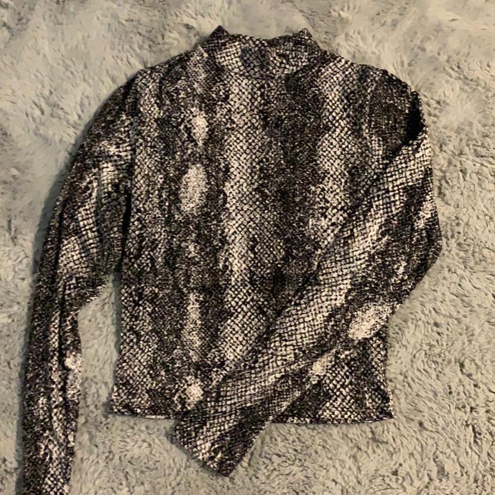 Snake Skin Print Cropped Turtle Neck